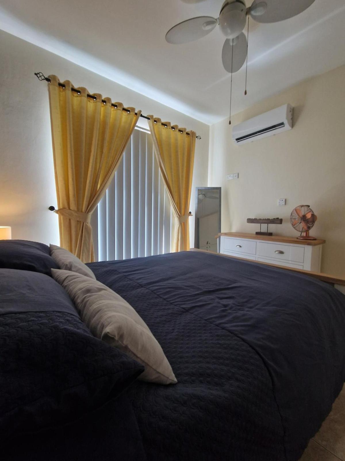 Sun Island Apartments Paphos Buitenkant foto