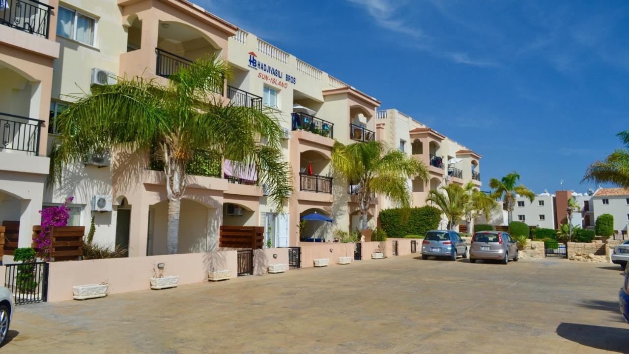 Sun Island Apartments Paphos Buitenkant foto